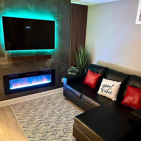 Niagara Getaway Across Fallsview Extérieur photo